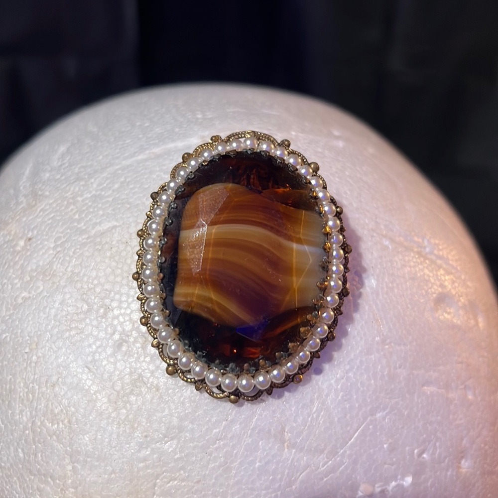Brooch - Picture 1 of 6